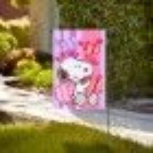 HUGS KISSES Valentines Day Flag Garden 12"x18" SNOOPY PEANUTS GANG Flag10387 NIP